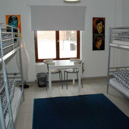 Brussels Hello Hostel Koekelberg Bagian luar foto